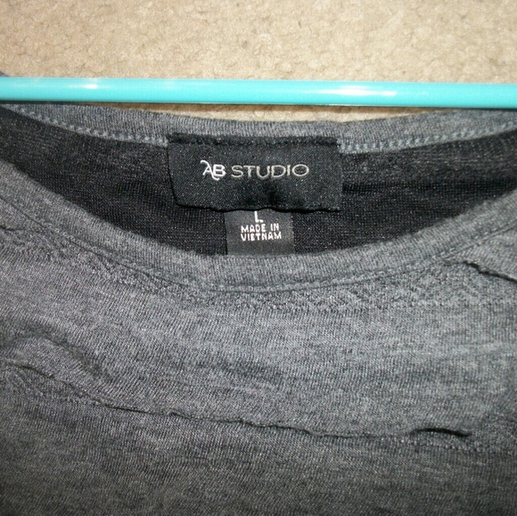 Sleeveless Tiered Ruffle Top - Picture 2 of 2